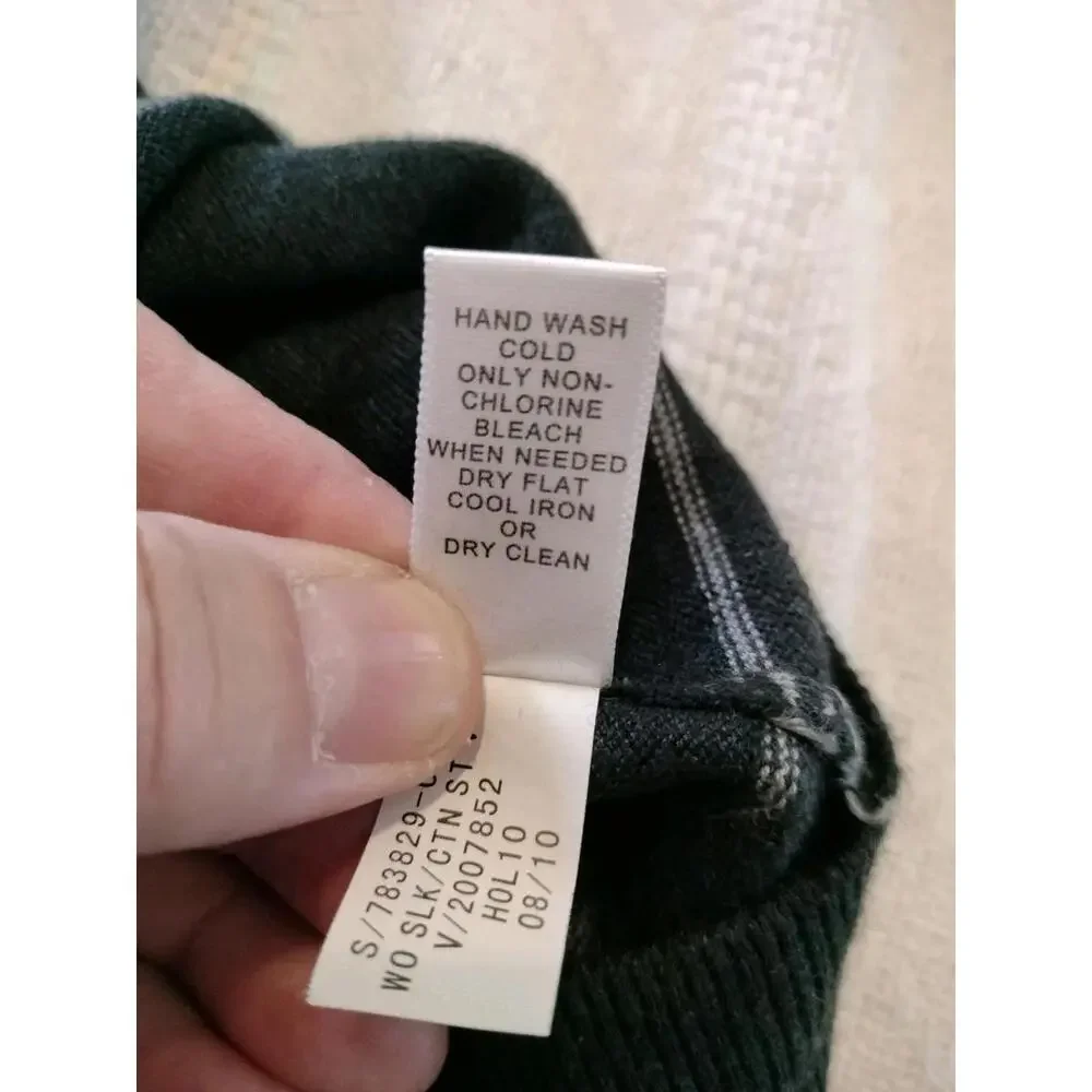 Banana Republic Luxury Blend V Banana Republic Men’s XL Silk Cashmere Blend V Nk